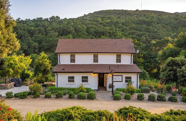 8 Mile House-Experience California Tranquility at this Historical Ranch Home!