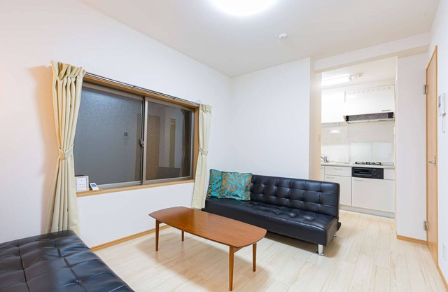 8 min. walk from Hirai Station 11 min. to Akihabara by train 18 min. to Tokyo Station