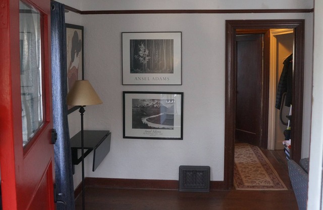 8 minute walk from the light rail station to your front door! No car necessary!!