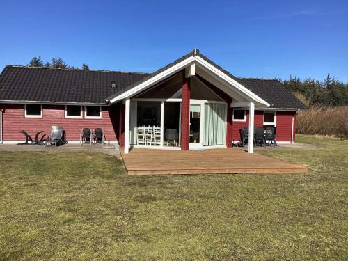 8 person holiday home in Brovst-By Traum