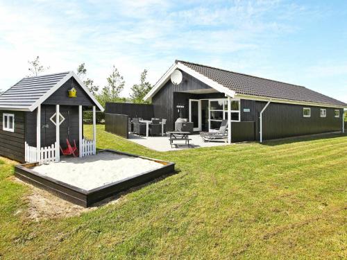 8 person holiday home in Tarm-By Traum