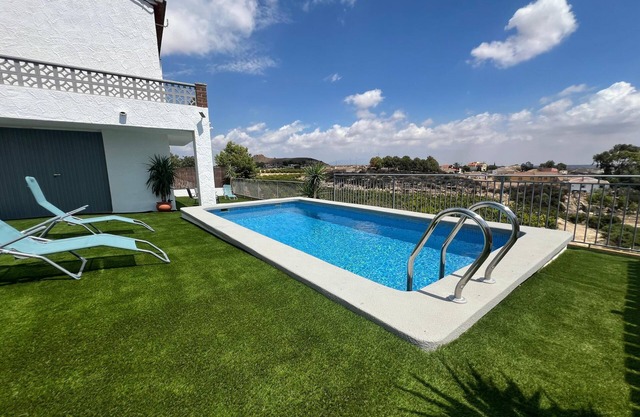 8 Person Villa in the South Coast of Spain near Blue Flag Beaches!