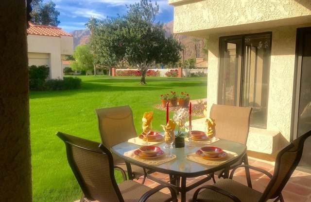 8 Schritte zum RESORT! Fab Remodel! 2 Master Suiten! Pools, Golf, Tennis! SPASS!