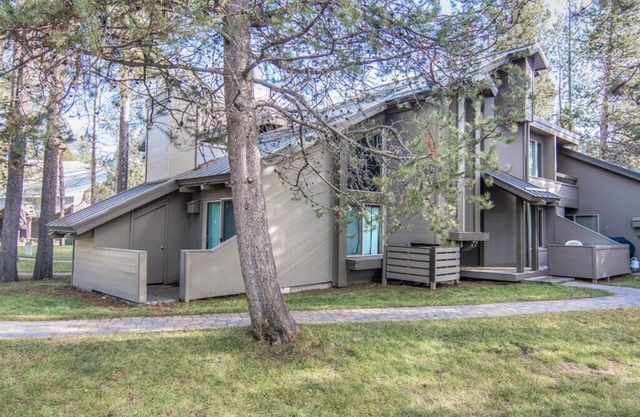 8 Tennis Village: 2 BR / 2 BA Loft Wohnung in Sunriver, Schlafmöglichkeiten für 8