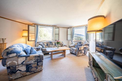 8001 Gemuetliche 2,5-Zimmer-Wohnung mit wunderschoenem Ausblick Richtung Scuol