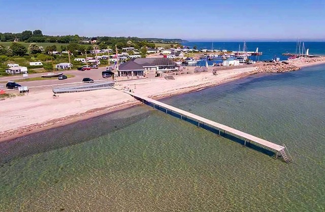 800m to the beach, lovely little house ,good view
