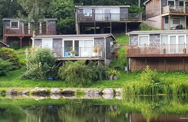 81 Glan Gwna chalet with lakeside balcony