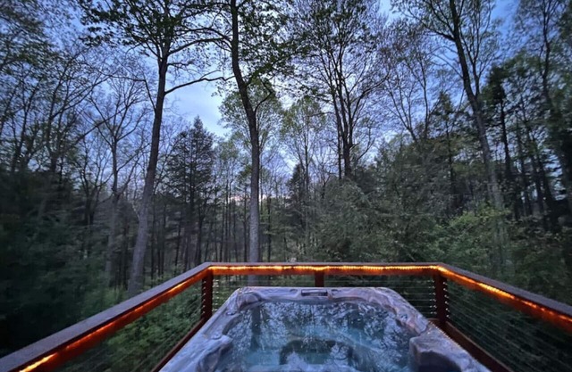 83 Acres | Cabin Hot-tub+FirePit+Orchard ~NR Gorge