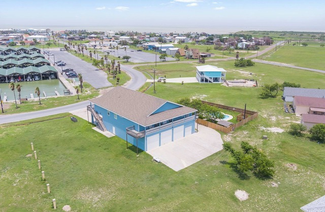 834 Laguna B - Luxurious, spacious home away from home w/Pool! Boat slip.