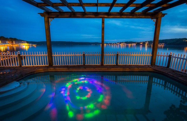 Family Fun Lakefront Vacation Home # 7 von 12 Häuser, 9 + 1 Bd Schlaf 48, 8000 Sq. ft