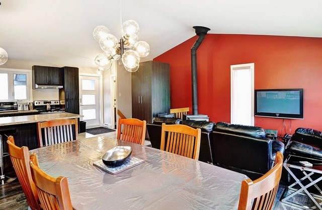 88 Chemin des Alpages, Stoneham, 296043