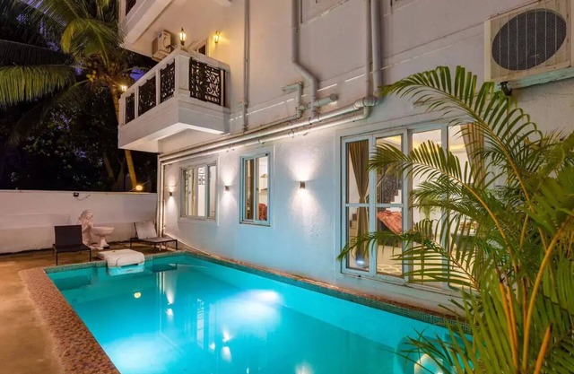 8BHK Luxury villa with 2pvt pool