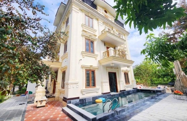 8BR House for large group