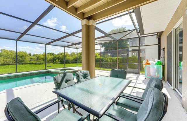 9 Mi to Disney World: Family Home w/ Lanai!