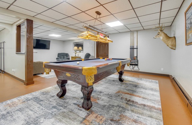 9 Mi to Downtown Rushville: Cozy Getaway w/Grill