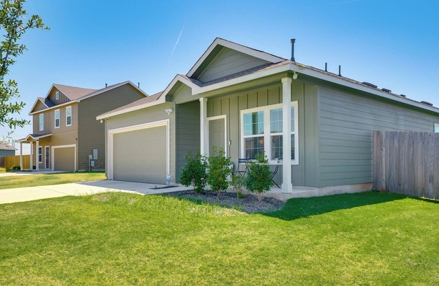 9 Mi to Lake: Family Georgetown Home w/ Yard!
