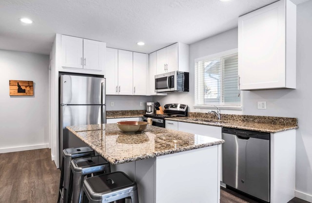 Neu - Gehen Sie zum Sunset Park, Foothills, und fahren Sie zum Whitewater Park