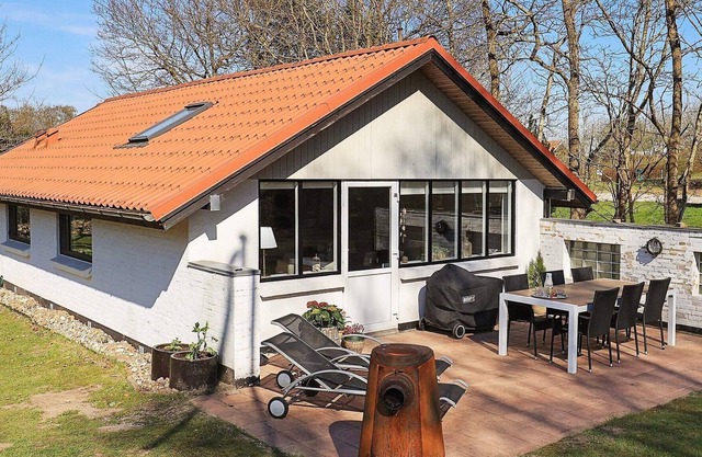 9 person holiday home in Millinge