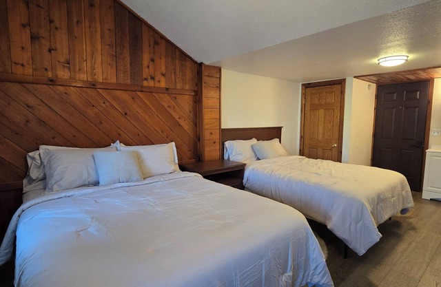 90 acre ranch with lodging in Bonners Ferry