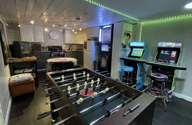 90's Arcade Oasis⚡️Theater⚡Wifi⚡ Gym ⚡ Sleeps 10!