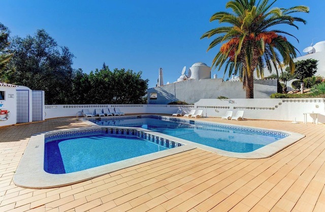 91 adm Fabulous Townhouse with communal Pool
