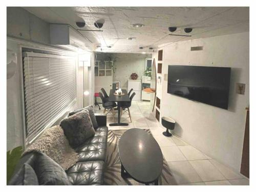 919Takarazuka 宝塚駅前 デザイナーズ2Bed Room Max6人甲子園-大阪-神戸迄25分