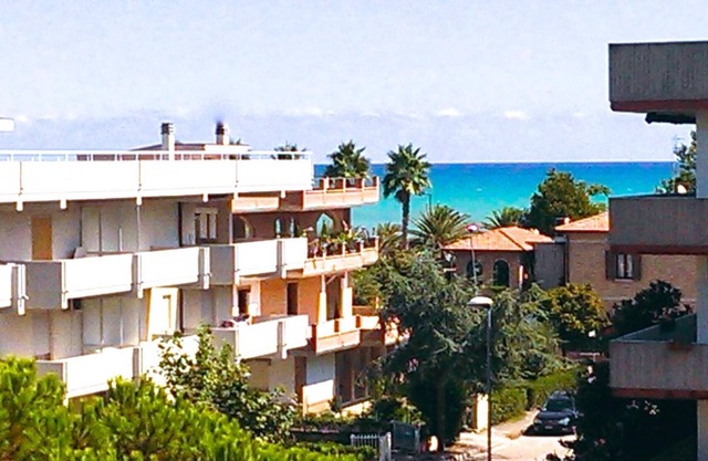Apartment mit Meerblick 100 m vom Strand und 200 m von der Fußgängerzone entfernt