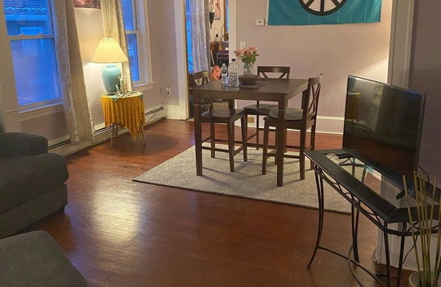 A 2-bedroom apartment with WiFi and AC in a safe and kid friendly neighborhood