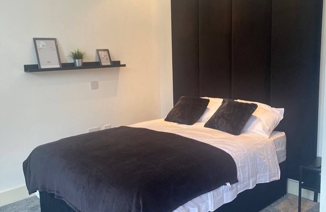A 3 Bedroom Townhouse in Cheadle