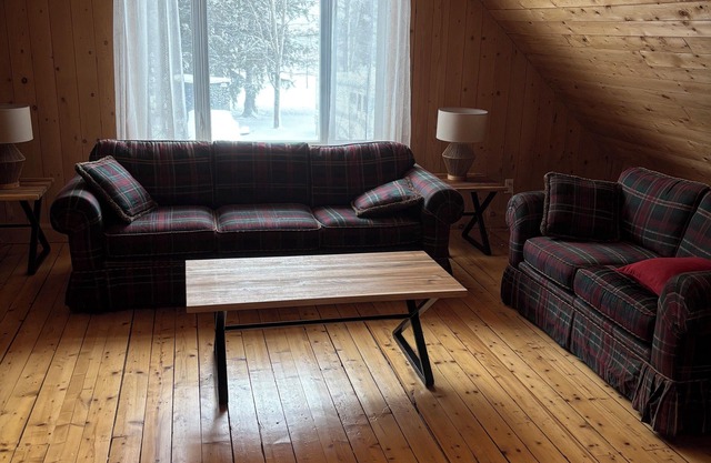 A 4-season haven for families and pets.