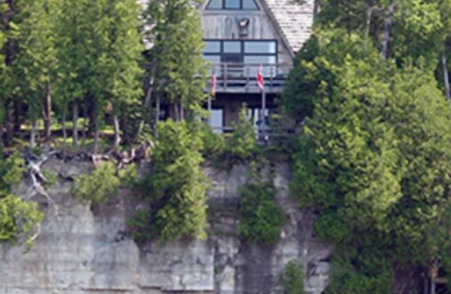 A Amazing Cliffside Home Rental