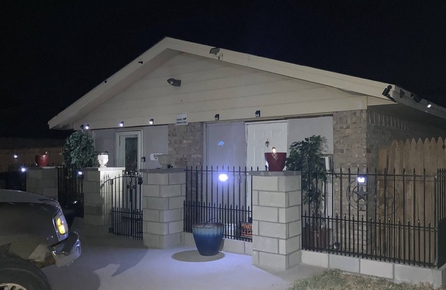 A & B NEW List Cheerful 5 br hm suites. Sleeps 12