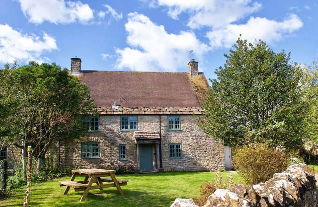A beautiful 17th Century cottage, recently renovated to a high standard whilst retaining the charact