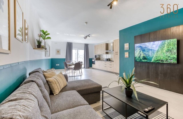 A beautiful 2BR home in Central pieta w/WIFI & AC