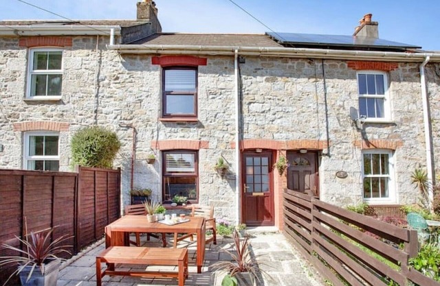 A beautiful 3 bedroom Cornish Cottage & wood stove