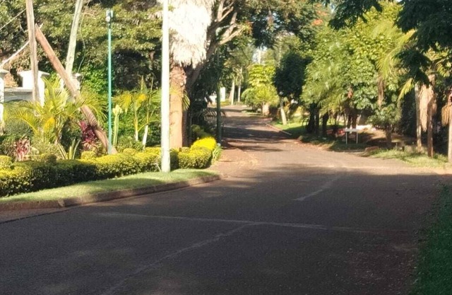 A Beautiful, peaceful & home feeling 2 bedroom guest house with a lavish garden