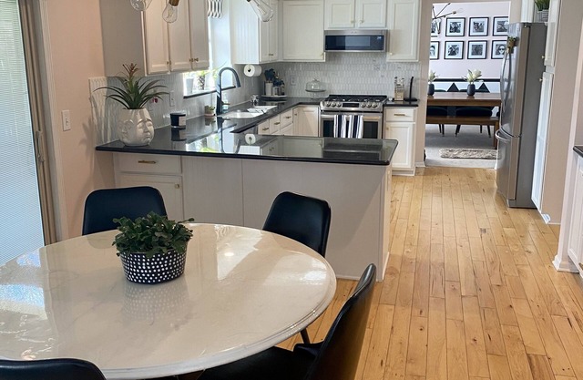 A big house for your trip to the Big House. New to VRBO, 4.9 stars on others