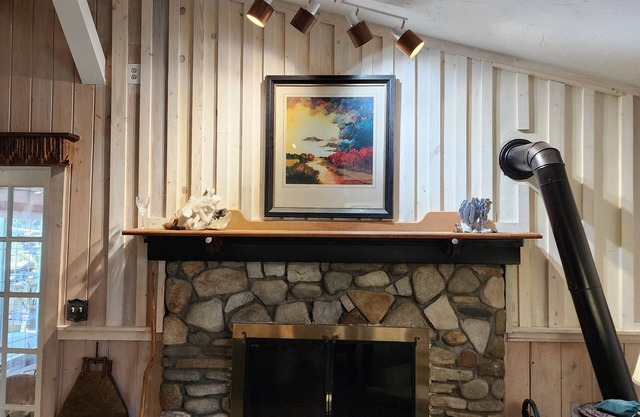 UP & RUNNING SMOOTHLY VERY QUIET CABIN BLUE RIDGE MOUNTAINS / HOT TUB AND SUANA.
