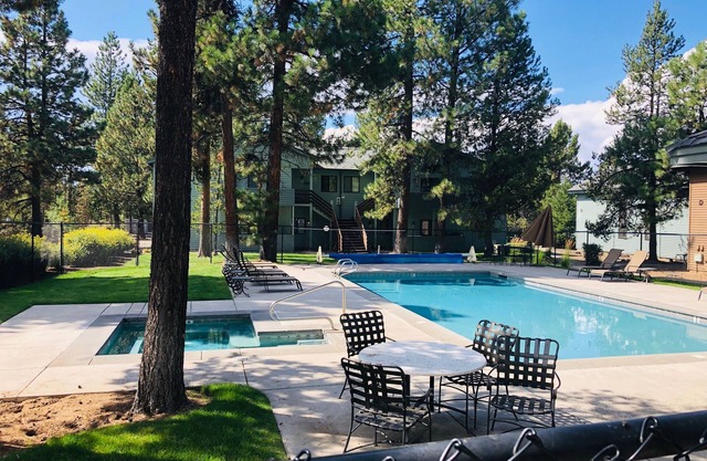 * Neues Angebot * Ground Level, Forest View Condo