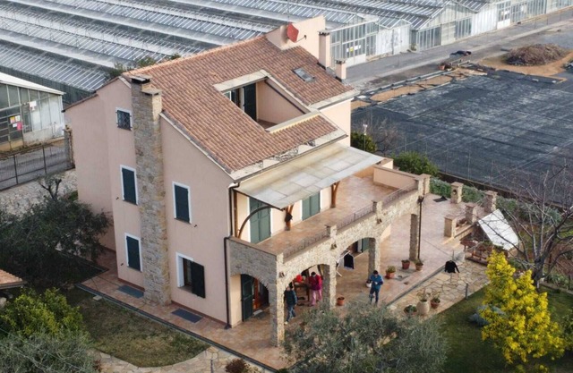 'a Cà du Ventu - Große Wohnung in der Villa, die auf Anfrage eine Drei-Zimmer-Wohnung wird.