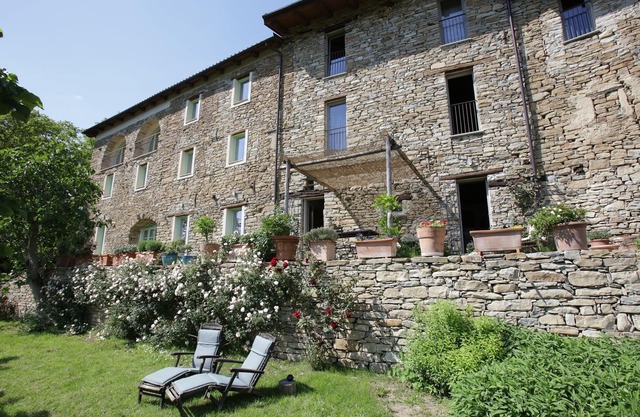 Ein charmantes Haus an der Spitze der Langhe