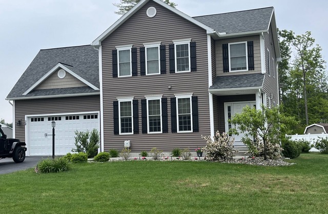 A Coastal Farmhouse Style Home- 10 minutes from Downtown Saratoga Springs