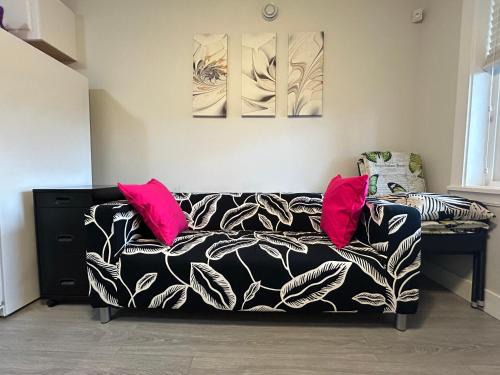 A Comfortable 1Bedroom Suit with Seperate Entrance