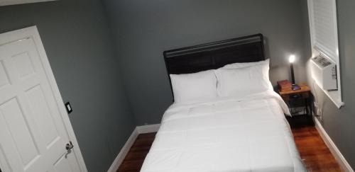 A comfy place in queens