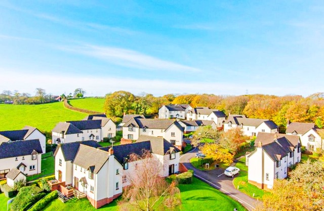 A Condo Resort With the Ideal English Getaway