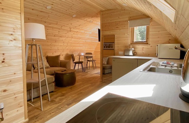 A contemporary, spacious and stylish retreat made for romantic getaways.