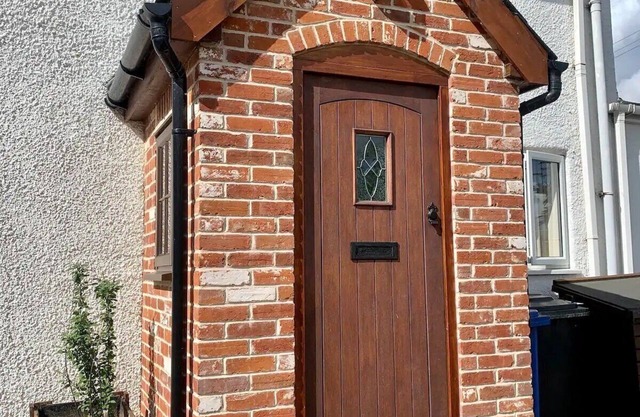 A cosy light Semi Detached cottage in the Waveney Valley, the Broads National park.