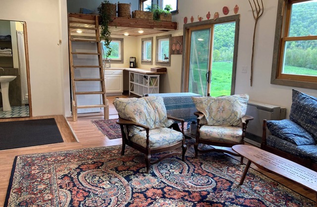 A cottage in the mountains minutes from skiing & hiking