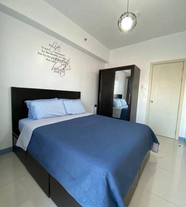 A Cozy 2 Bedroom Unit with a Parking at Tower 2 South Residences SM Southmall