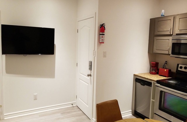 A Cute & Cosy Apartment near Old Port Montreal/South Shore